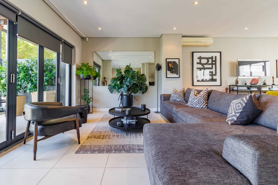 3 Bedroom Property for Sale in Sea Point Western Cape